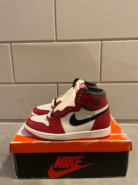 Air Jordan 1 Lost and Found - Maat 38 - Nieuw, Nike, Nieuw, Ophalen of Verzenden, Sneakers of Gympen