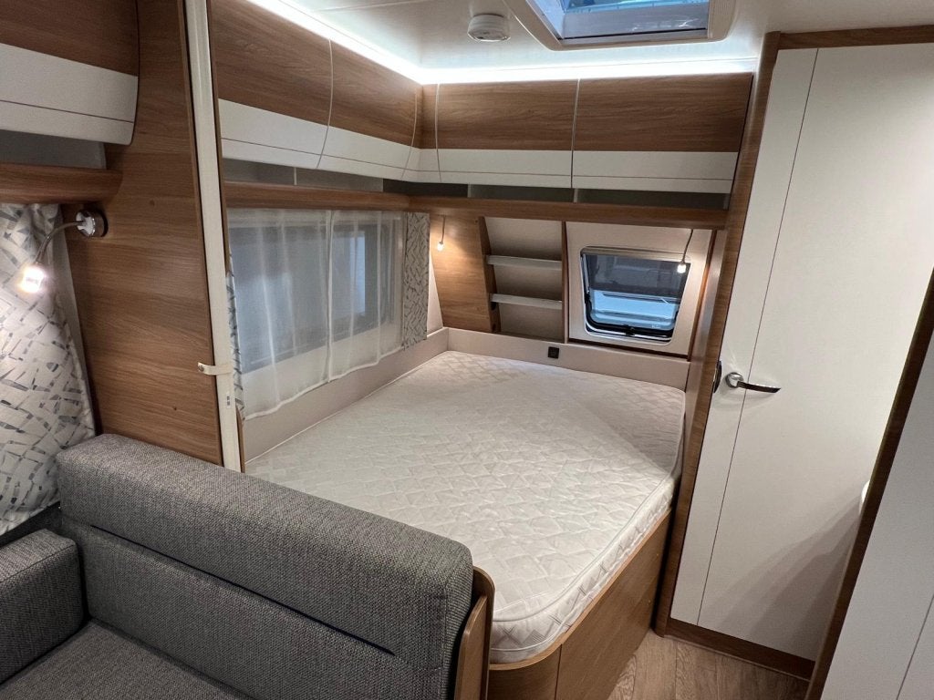 Hobby De Luxe 400 SFE mover, luifel, fietsenrek, Caravans en Kamperen, Hobby, Bedrijf, Treinzit, Schokbreker