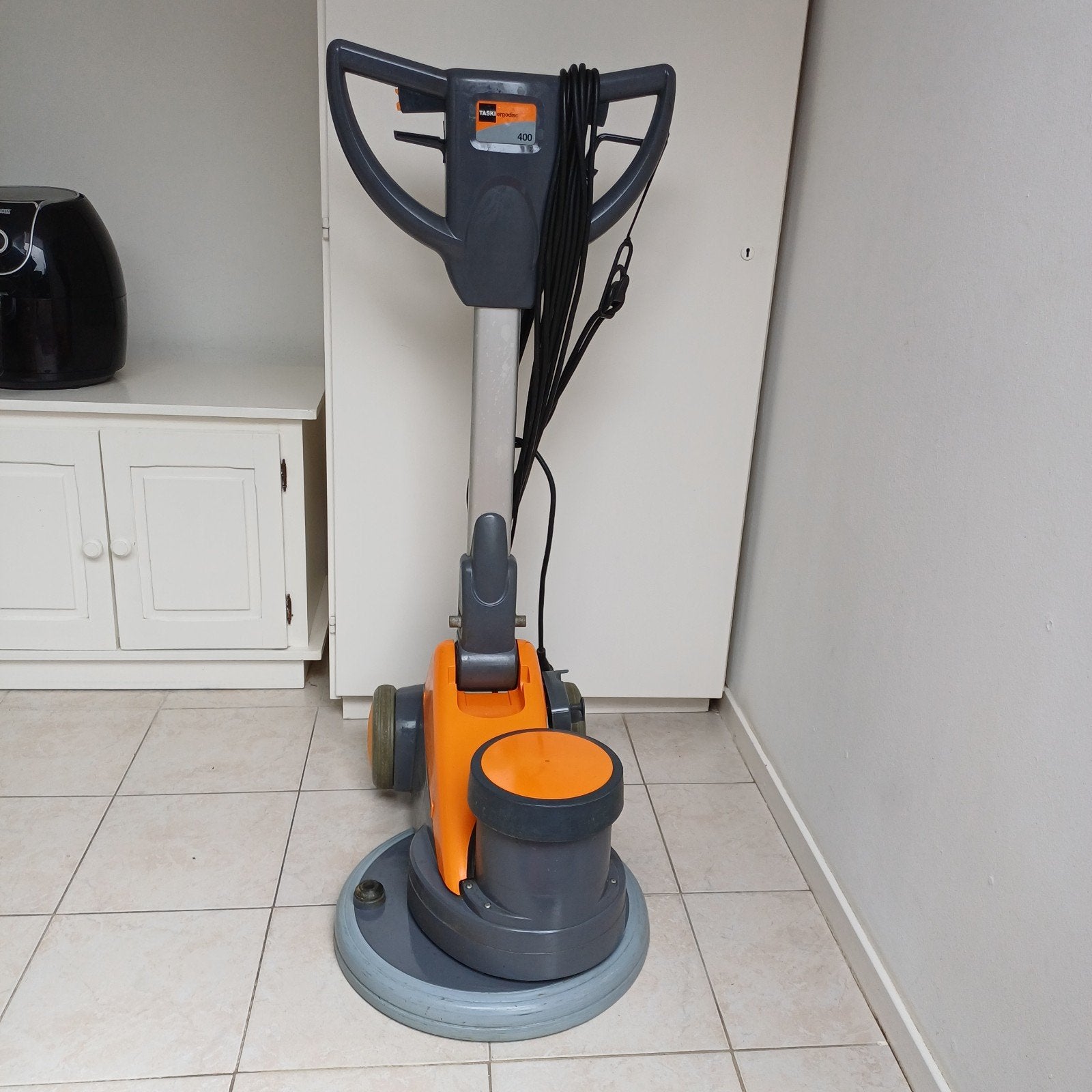 Taski Ergodisc 400 Schrobmachine, Ophalen