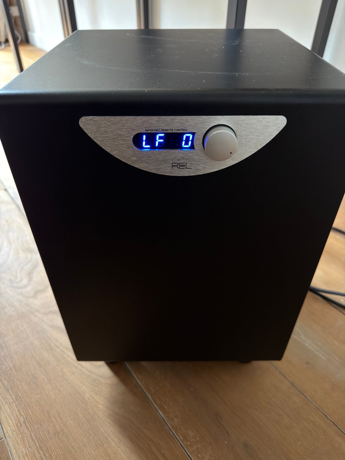 REL Acoustics Stampede Subwoofer, izgst compleet, Subwoofer, Afstandsbediening, Zo goed als nieuw, 60 tot 120 watt