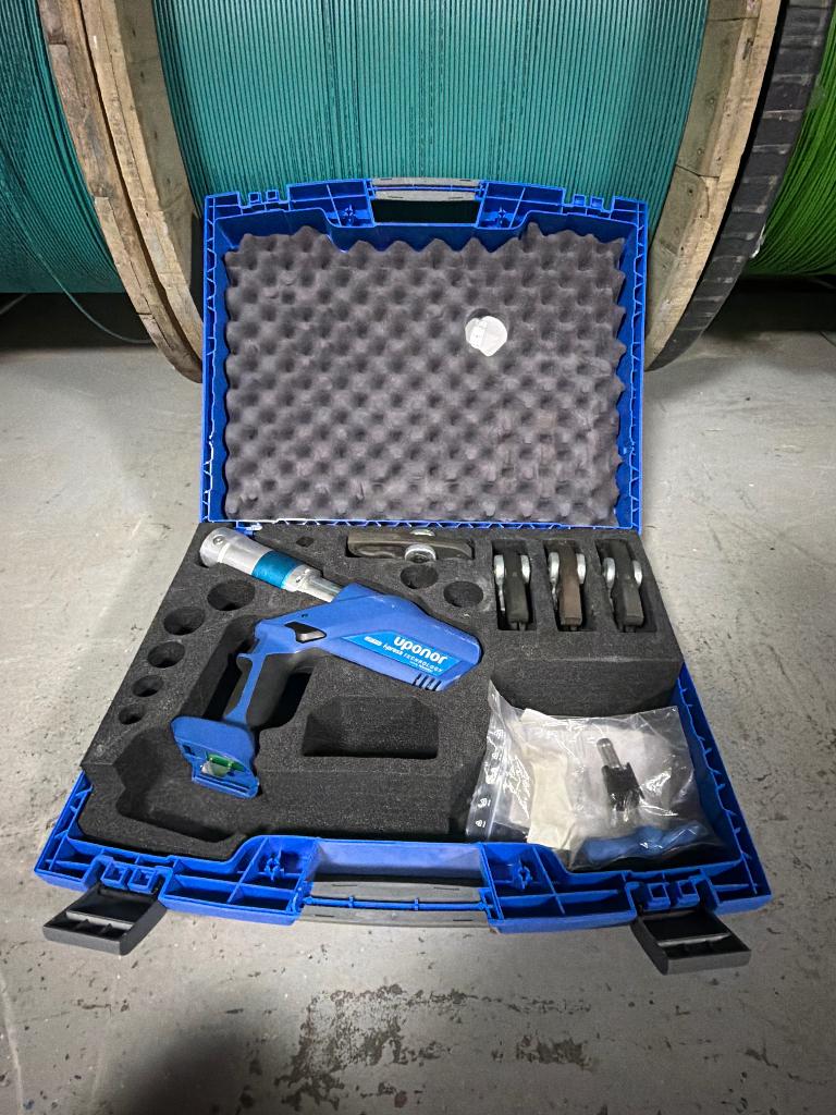 Uponor i press perstang ZGANieuw!!, Doe-het-zelf en Verbouw, Gereedschap | Handgereedschap, Ophalen of Verzenden, Zo goed als nieuw