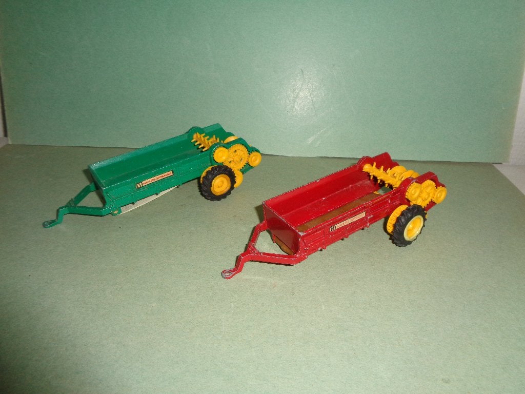 2 Britains mestverspreiders., Ophalen of Verzenden, Gebruikt, Tractor of Landbouw, Britains