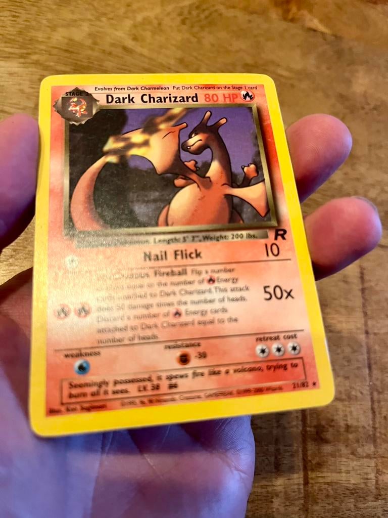 Dark Charizard, Hobby en Vrije tijd, Verzamelkaartspellen | Pokémon, Ophalen of Verzenden, Zo goed als nieuw