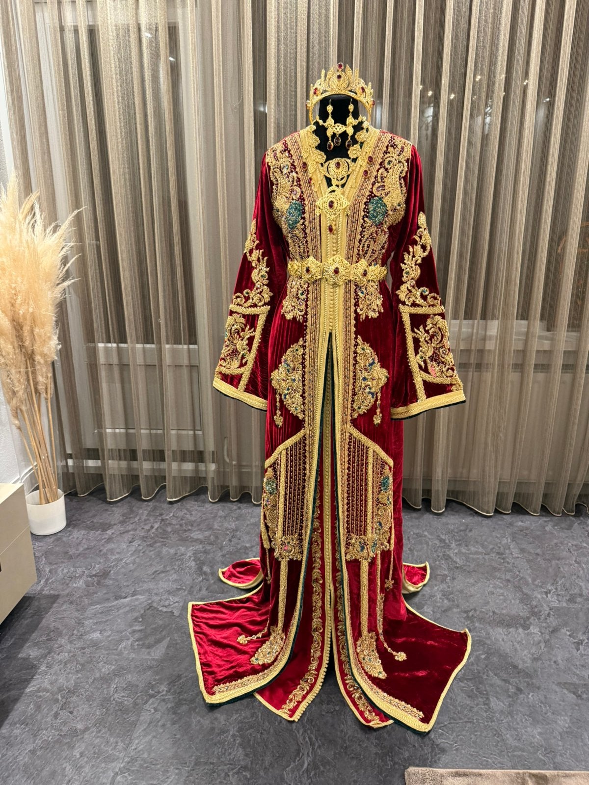 TE HUUR – ZEER EXCLUSIEVE Marokkaanse Takchita / Caftan, Maat 38/40 (M), Blauw, Ophalen of Verzenden, Zo goed als nieuw