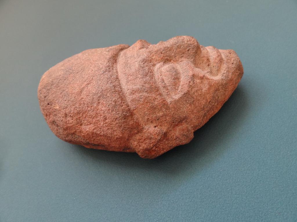 Stenen kopje, hoogte ca 11 cm, gemerkt, Antiek en Kunst, Kunst | Beelden en Houtsnijwerken, Minder dan 20 cm, Verzenden, Steen of Keramiek
