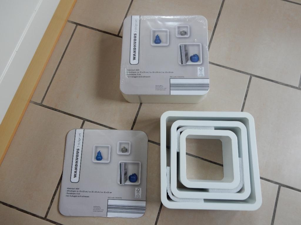 wandkubussen 2 sets   wit, Huis en Inrichting, Ophalen, Nieuw