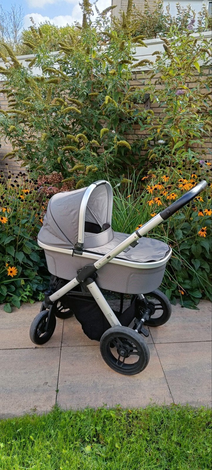 Musty Transit kinderwagen set, Zo goed als nieuw, Ophalen, Kinderwagen, Met autostoeltje