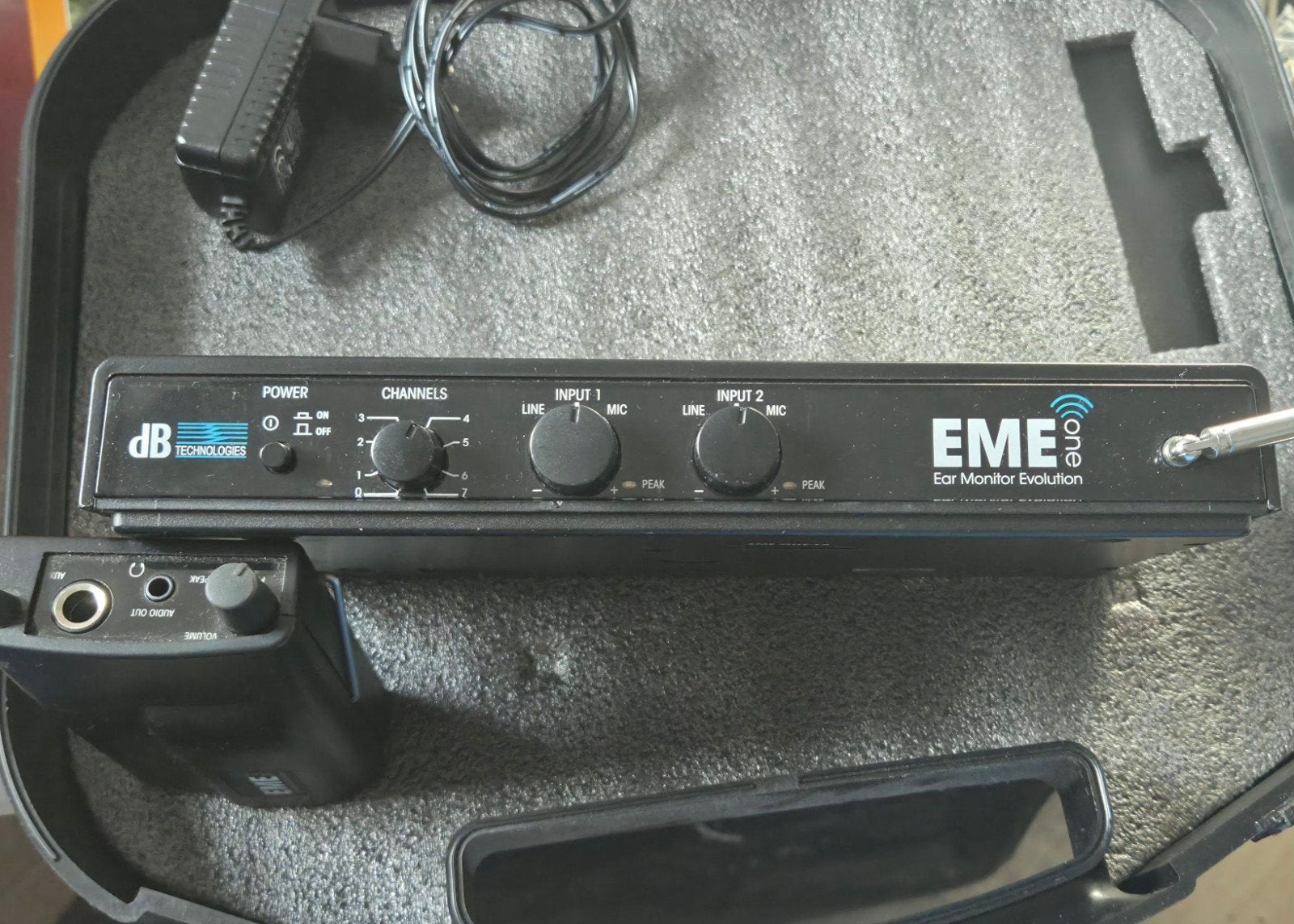 DB Technologies EME One Draadloos In-Ear Monitor Systeem, Ophalen of Verzenden, Zo goed als nieuw, Overige typen, Draadloos