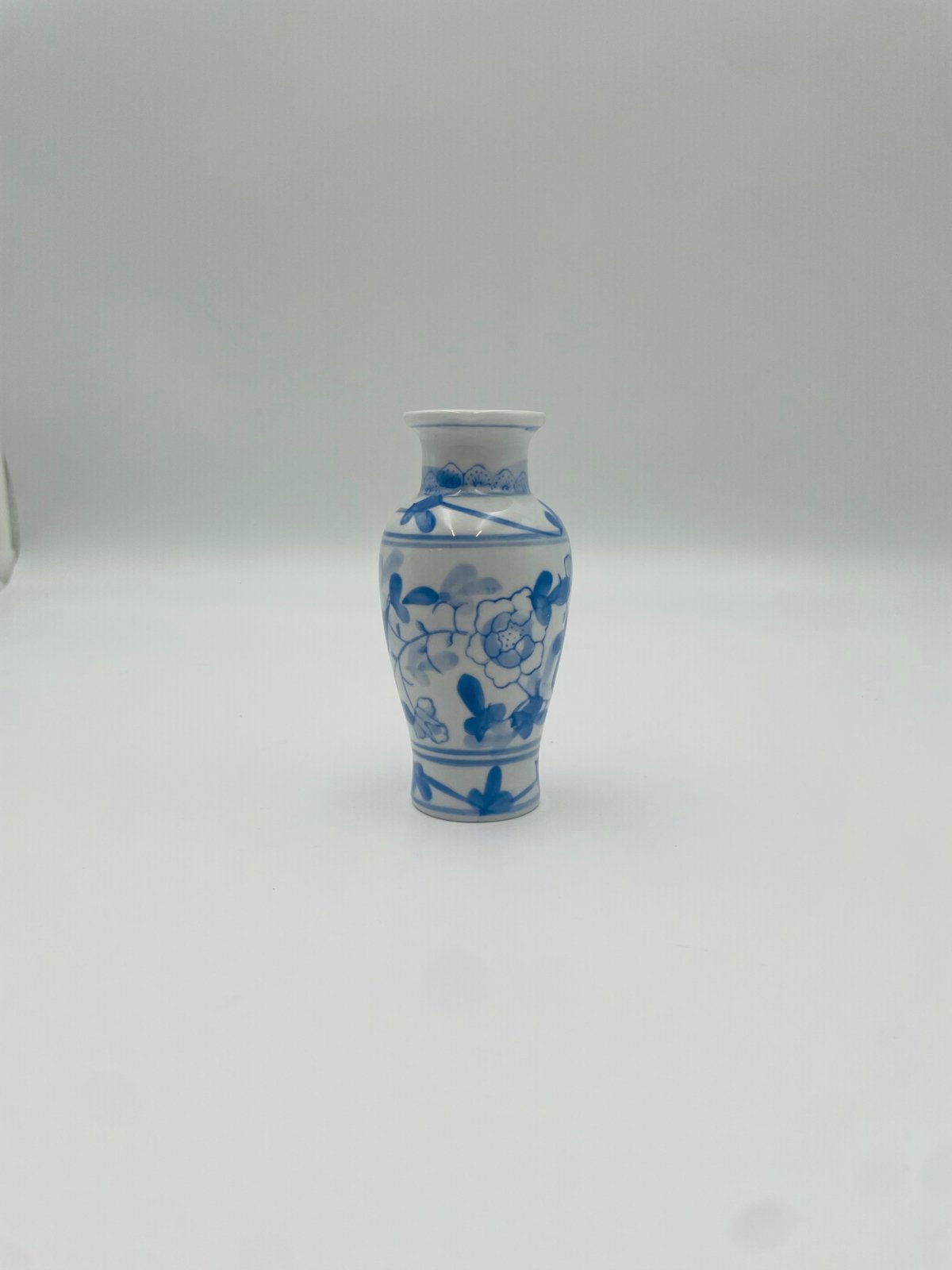 Kleine Chinese vaas met blauw-wit bloemmotief, Ophalen of Verzenden