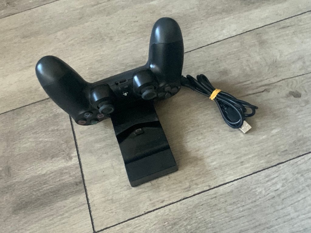 Playstation 4 Controller oplaadstation  Oplader PS4, Spelcomputers en Games, Overige genres, 1 speler, Ophalen of Verzenden, Zo goed als nieuw