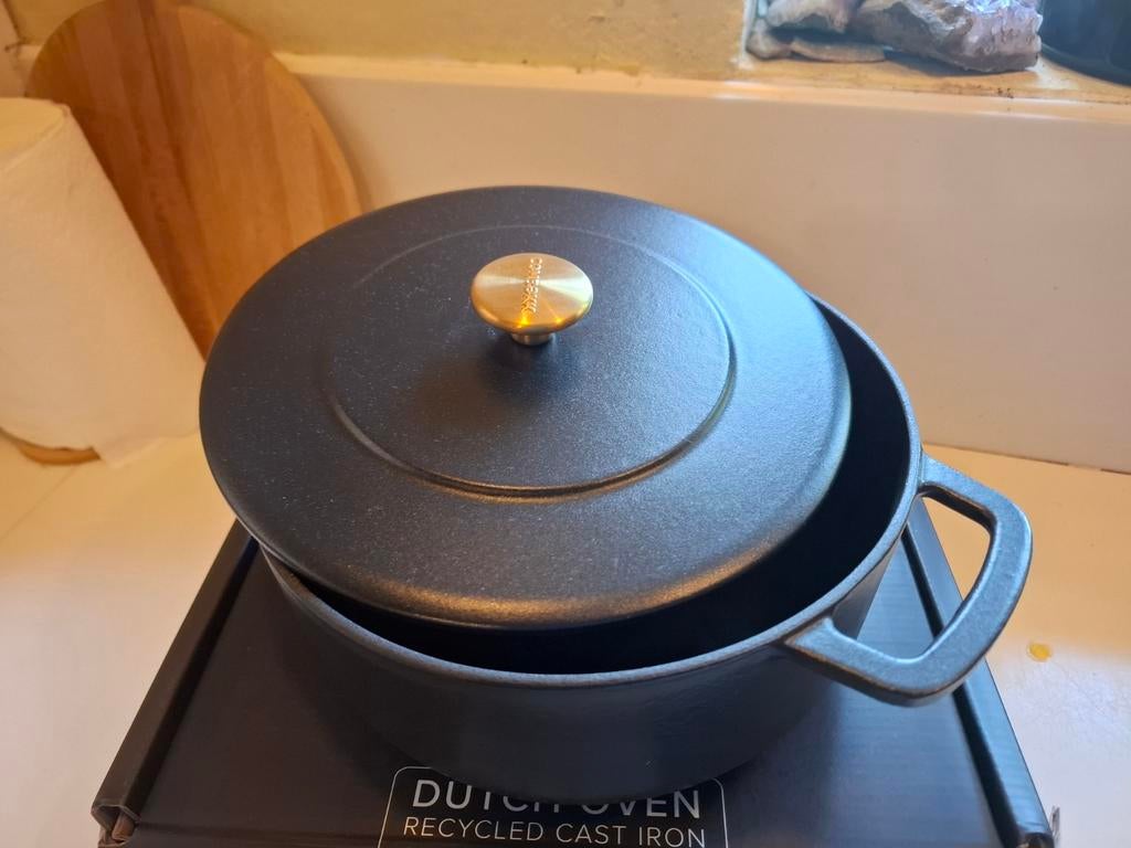 COMBEKK Dutch Oven Gietijzeren Braadpan 24cm - Nieuw, Huis en Inrichting, Keuken | Potten en Pannen, Nieuw, Ophalen of Verzenden