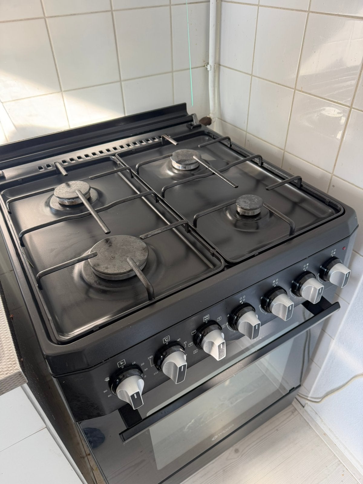 Gasfornuis met oven, Witgoed en Apparatuur, Fornuizen, Ophalen, 4 kookzones, Zo goed als nieuw, Gas
