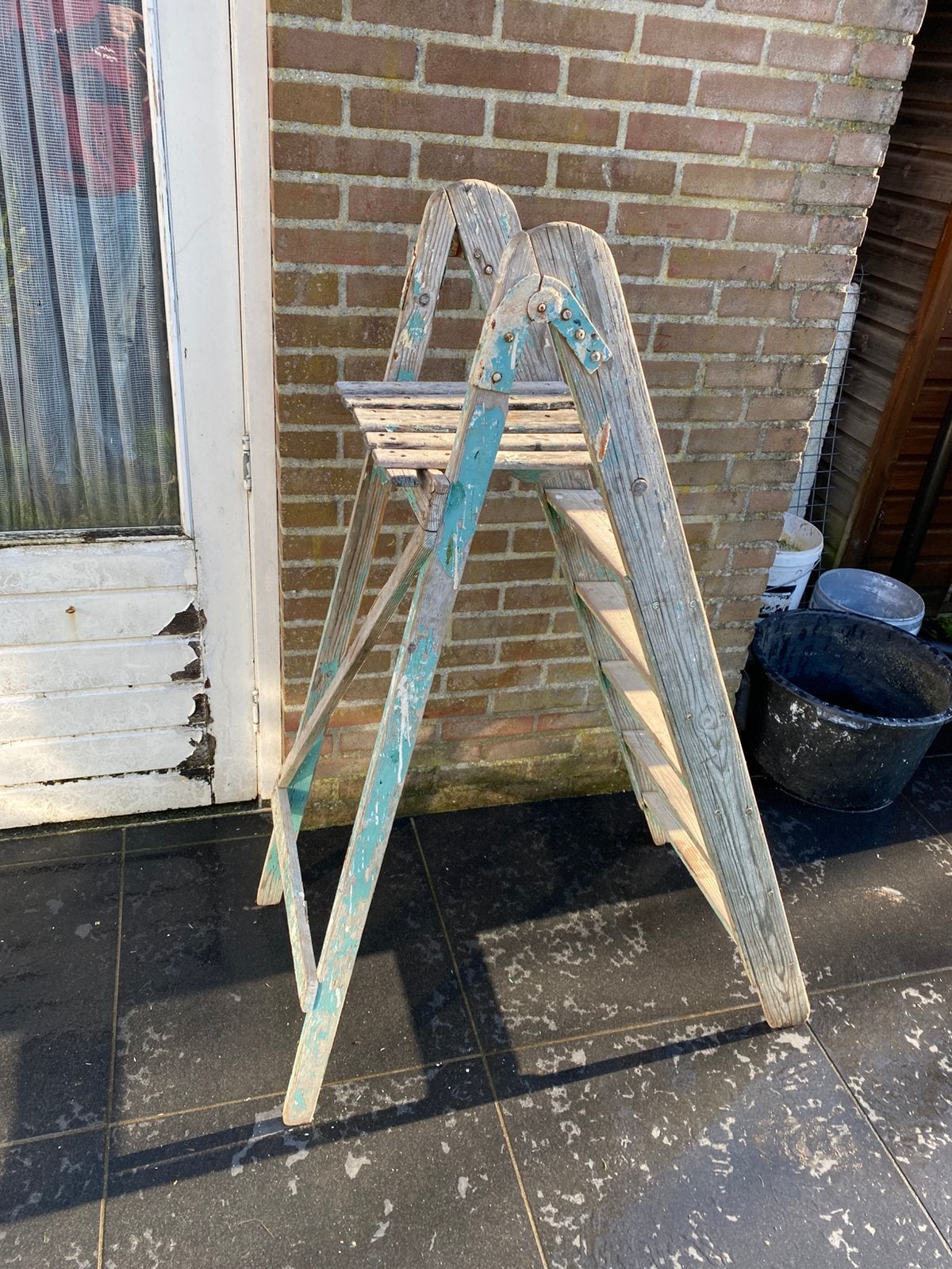 Antieke schilders trap, Ophalen