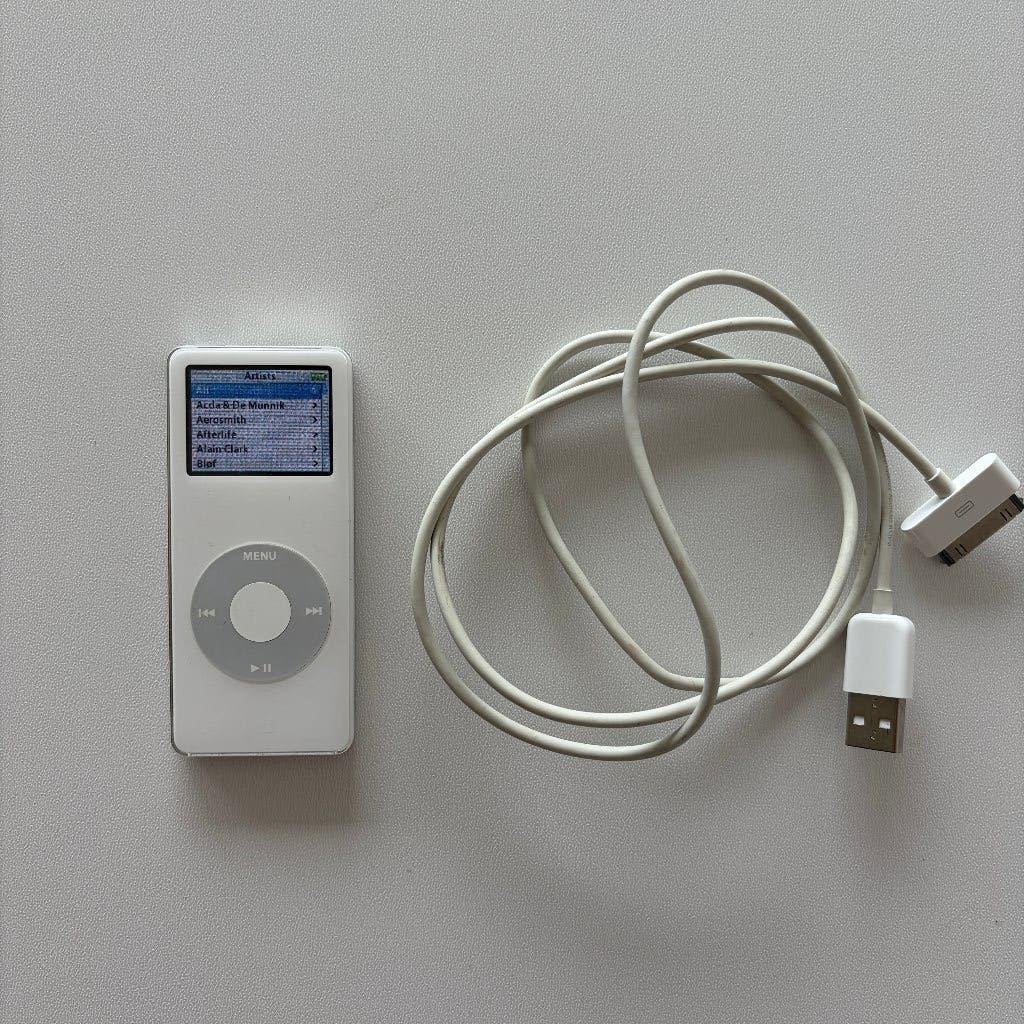 Apple iPod Nano 2GB 2e Generatie – Werkend + Originele Kabel, Audio, Tv en Foto, Mp3-spelers | Apple iPod, Gebruikt, Overige kleuren