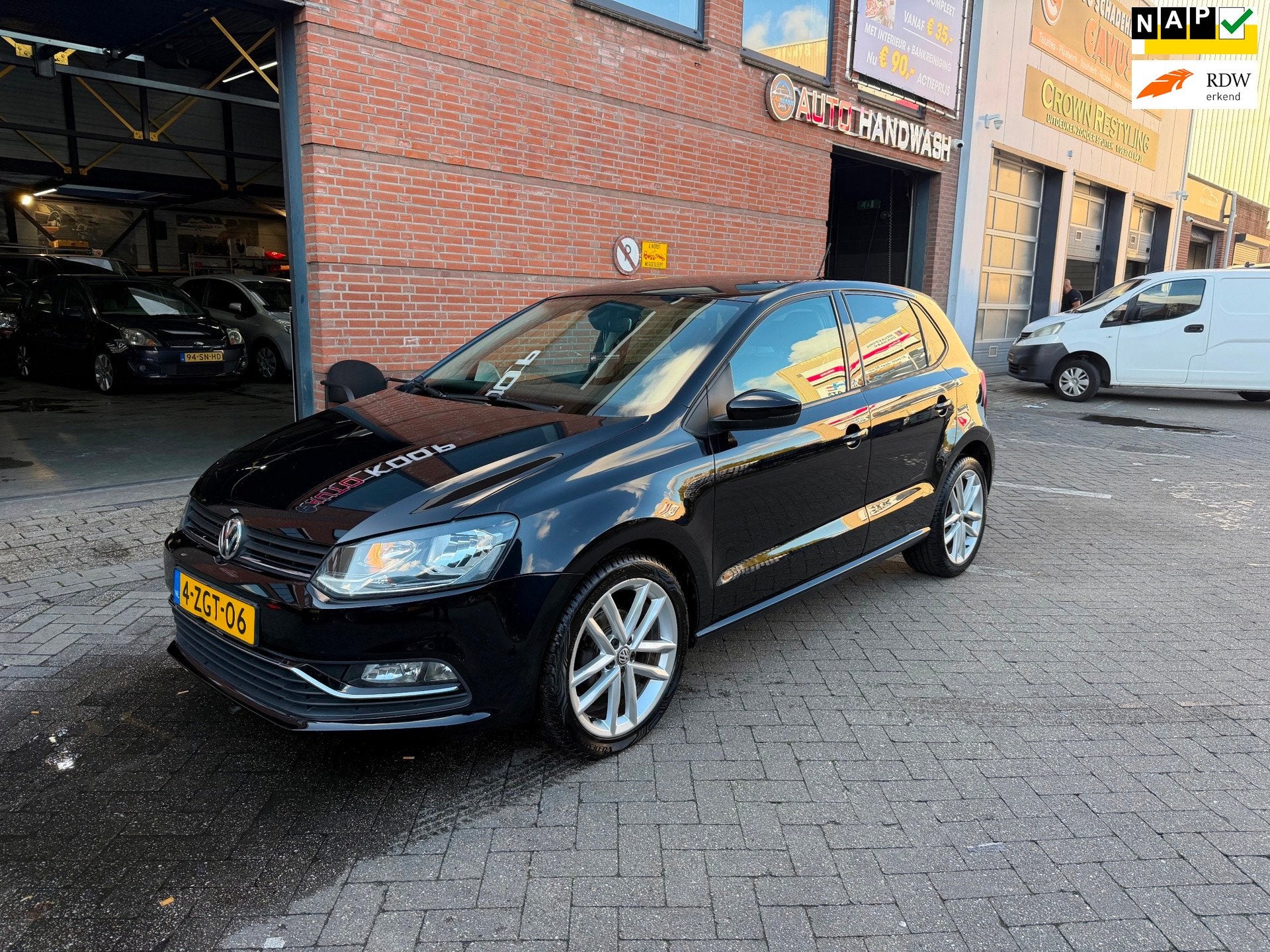 Volkswagen Polo 1.2 TSI Highline Clima Navi Cruise NAP, Auto's, Euro 6, 4 cilinders, Zwart, Origineel Nederlands