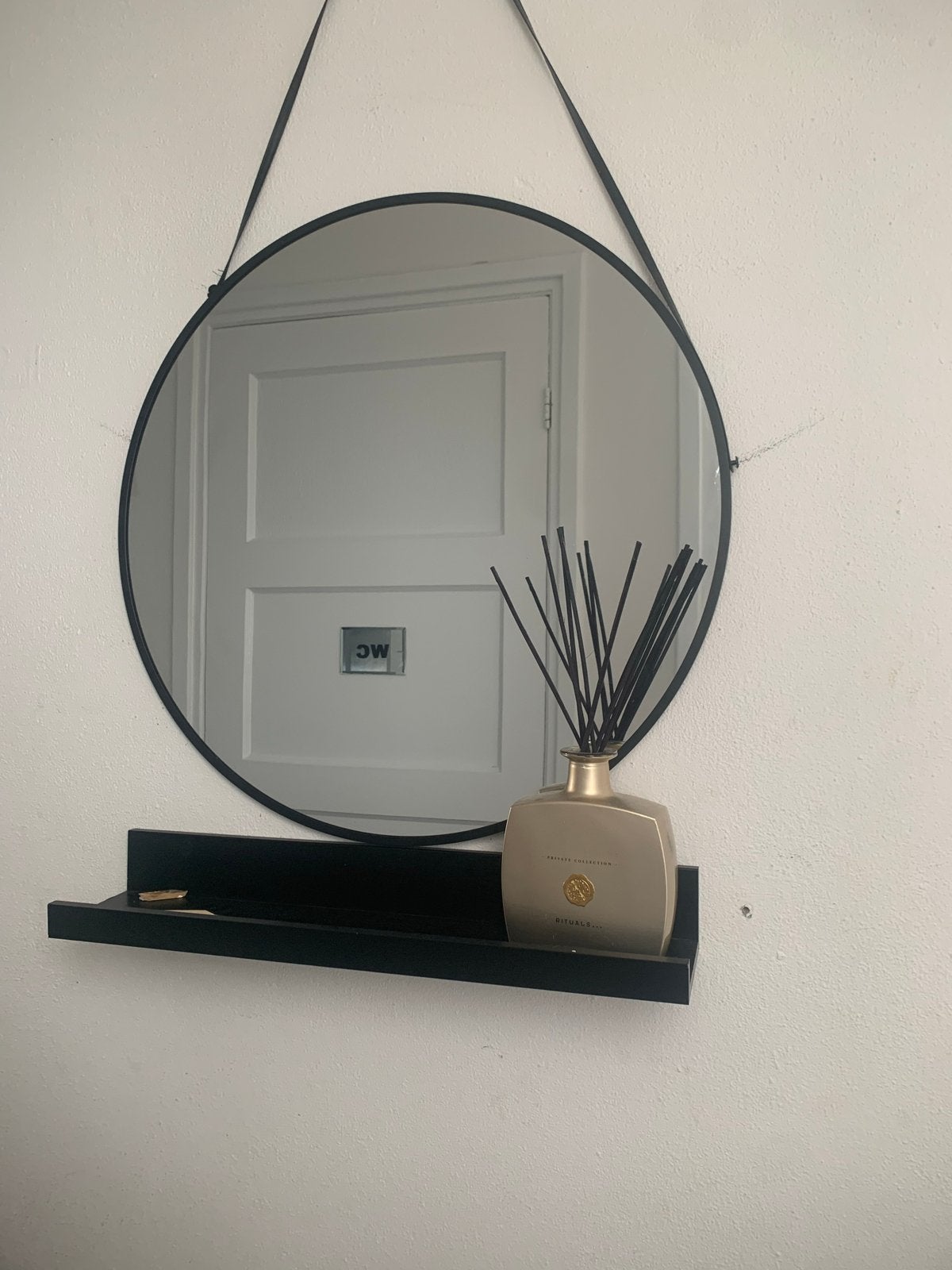 Ronde spiegel met plankje - Zwart, Huis en Inrichting, Woonaccessoires | Spiegels, Rond, Ophalen of Verzenden, Zo goed als nieuw