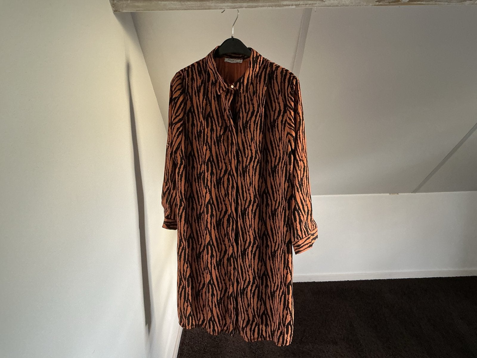 Akoz gevoerde doorknoopjurk XL met print, zgan, Ophalen of Verzenden, Zo goed als nieuw, Maat 46/48 (XL) of groter, Meerkleurig