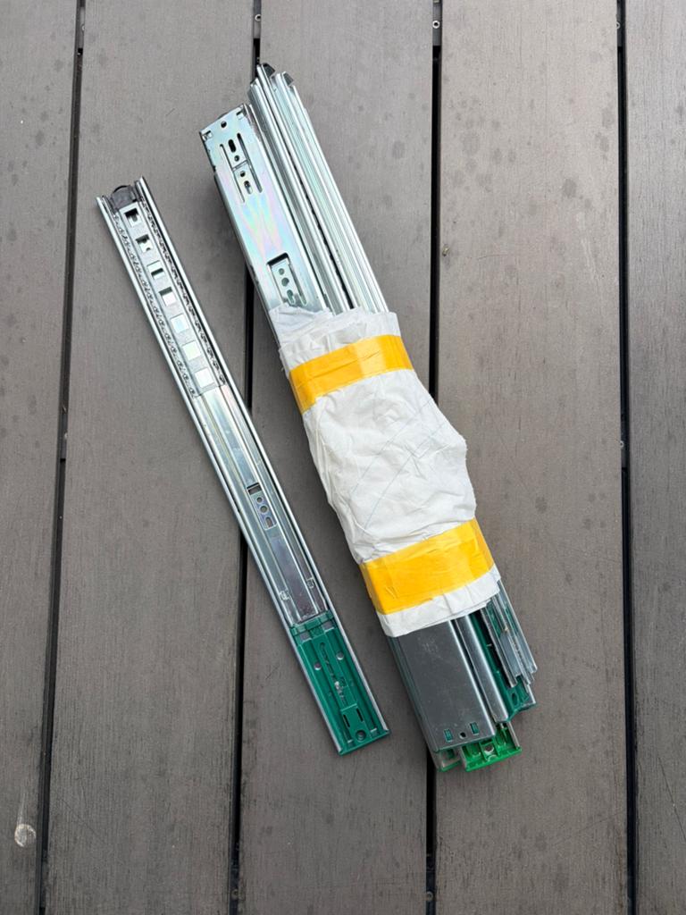 4 sets kogelgelagerde telescopische ladegeleiders 50cm, Ophalen, Zo goed als nieuw
