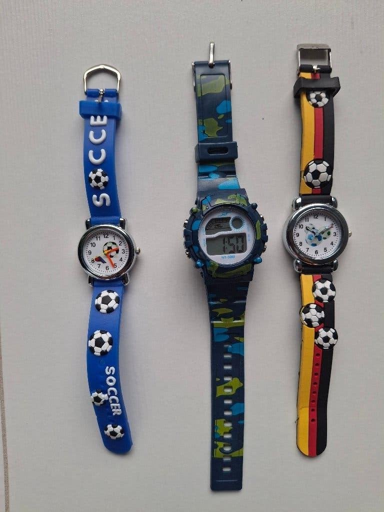 3 x NIEUWE kinder jongens voetbal horloge 3 stuks 10.00, Ophalen of Verzenden, Nieuw, Meerkleurig, Jongen