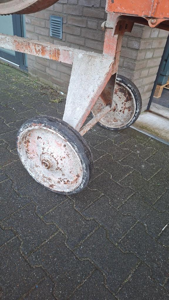 Grote Lescha betonmolen betonmixer 160 liter 230volt., Ophalen, ., Zo goed als nieuw, .