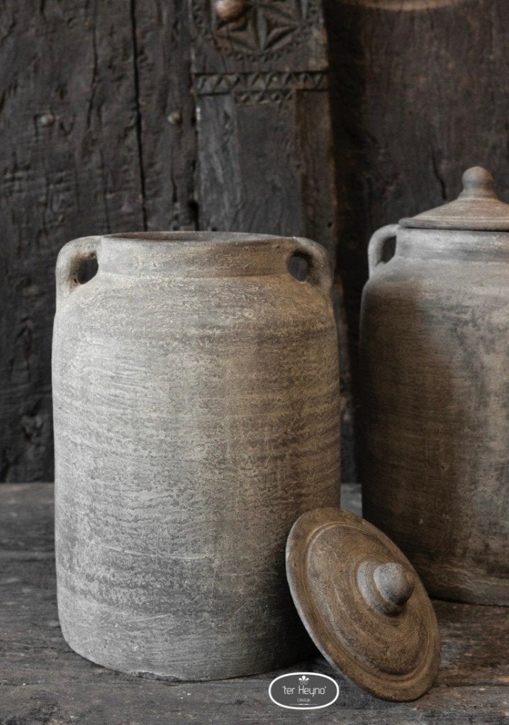 Stenen pot Old Barn steen grijs deksel stoer sober landelijk, Huis en Inrichting, Verzenden, Overige vormen, Handgemaakt, Steen of Aardewerk