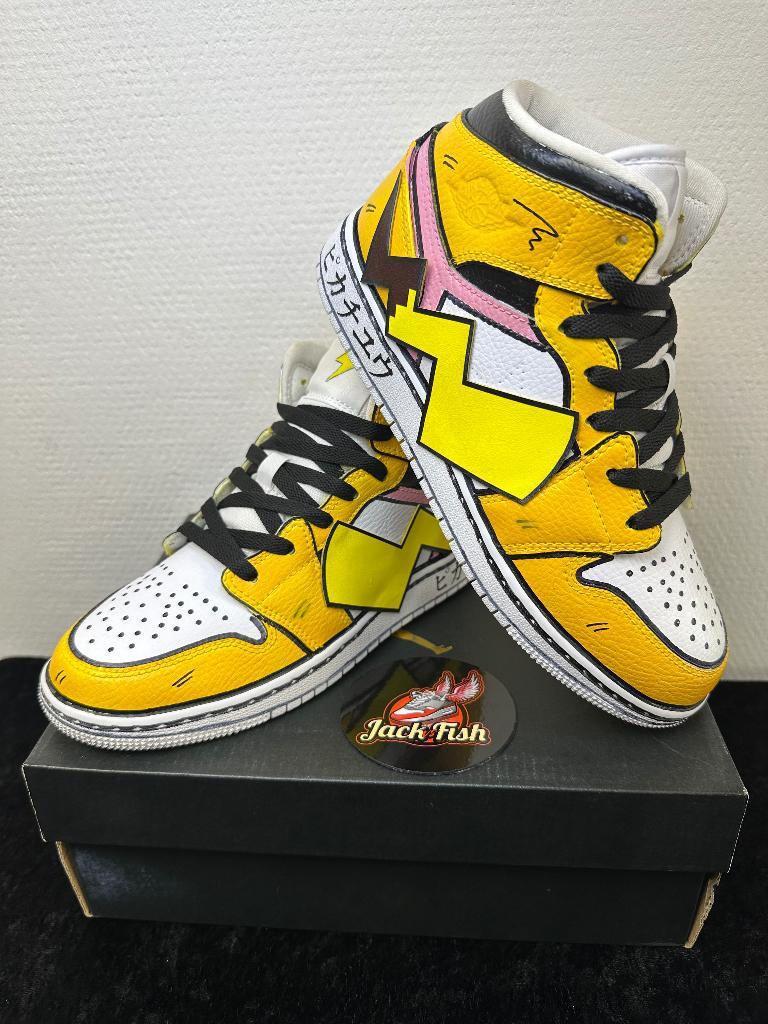 Jordan 1 low Pikaa - size 36,5, Kleding | Heren, Schoenen, Overige kleuren, Nike Jordan, Nieuw, Ophalen of Verzenden