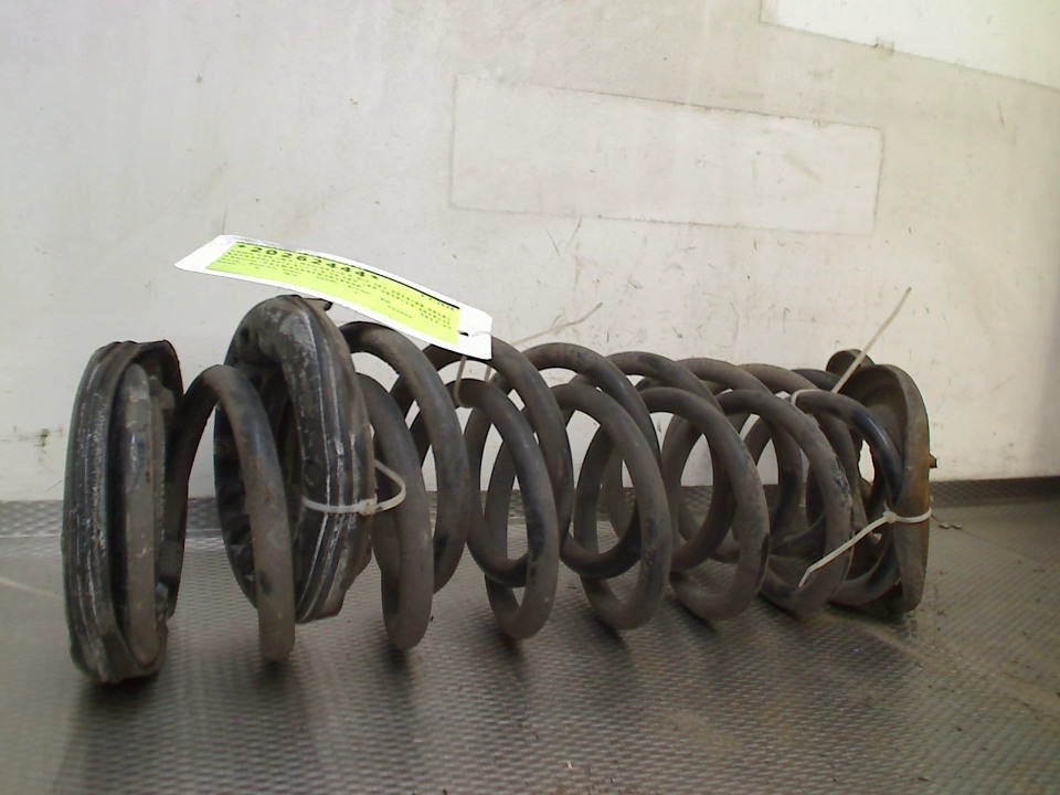 Schroefveer Set Achter Volvo V40 (MV) (2012-03/2016-12), Gebruikt, Siegburger Straße 229, Köln 50679, , Duitsland, Info@volvocars.com