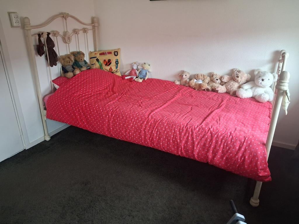 Eenpersoons brocante  meisjes  bed met metalen frame NIEUW, Ophalen of Verzenden, Eenpersoons, Metaal, 90 cm