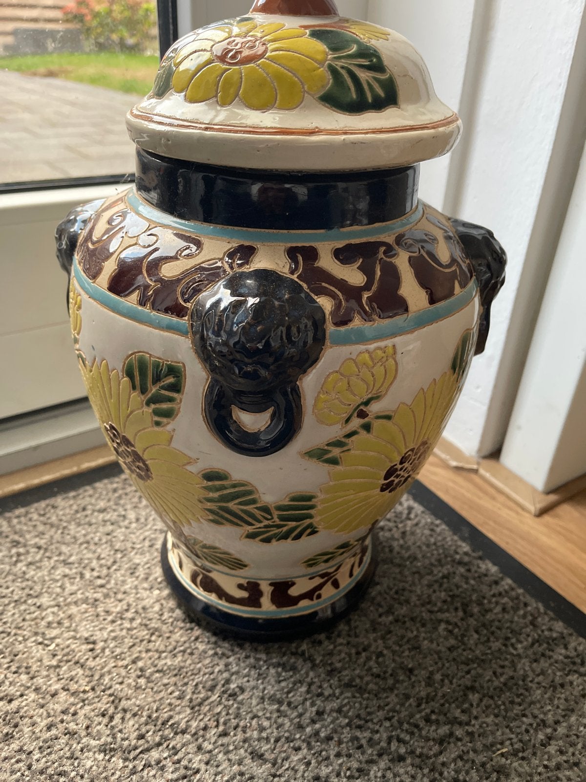 Antieke Chinese Gemberpot met Bloemen en Leeuwenkoppen, Antiek en Kunst, Ophalen