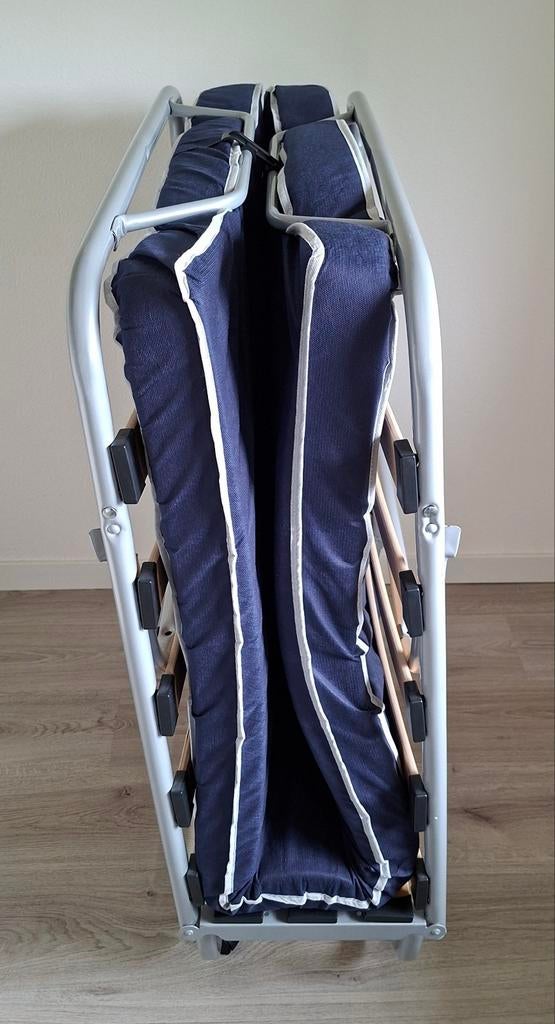 Opvouwbaar logeerbed met matras - Zo goed als nieuw, Ophalen, Eenpersoons, Blauw, Praktisch en functioneel