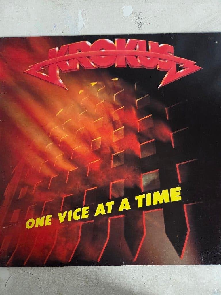 Hardrock/Metal lp KROKUS: ONE VICE AT A TIME, LP, Gebruikt, Inclusief insert, Ophalen of Verzenden