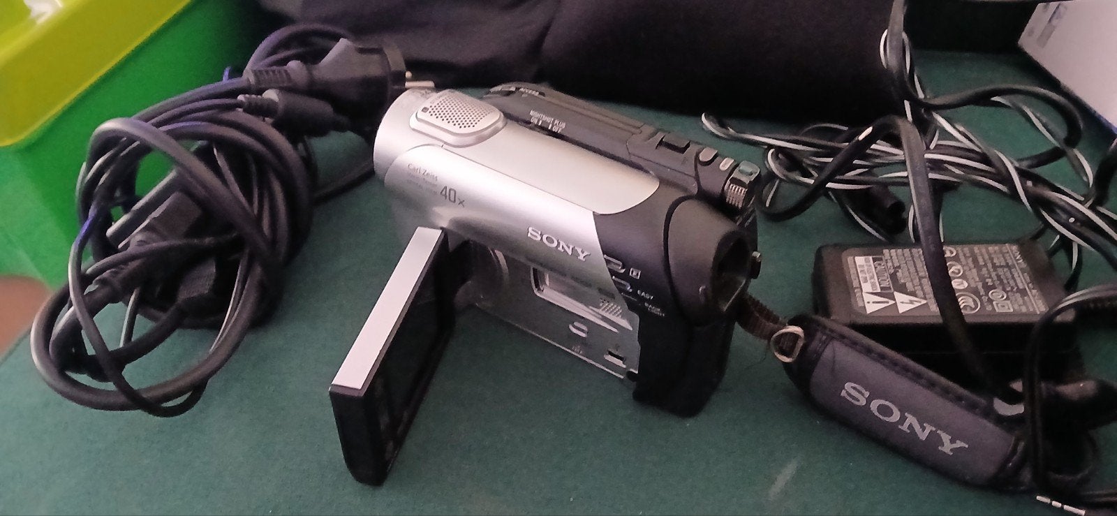 Sony Handycam DCR-DVD106E met 40x optische zoom, Gebruikt, Dvd, 20x of meer, Ophalen of Verzenden