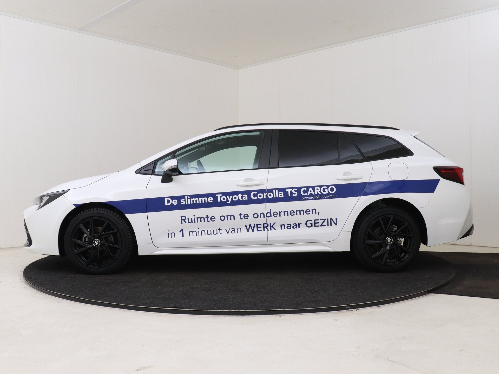 Toyota Corolla Touring Sports Hybrid 140 Active Cargo editio, 12 maanden, 4 cilinders, Corolla, Wit