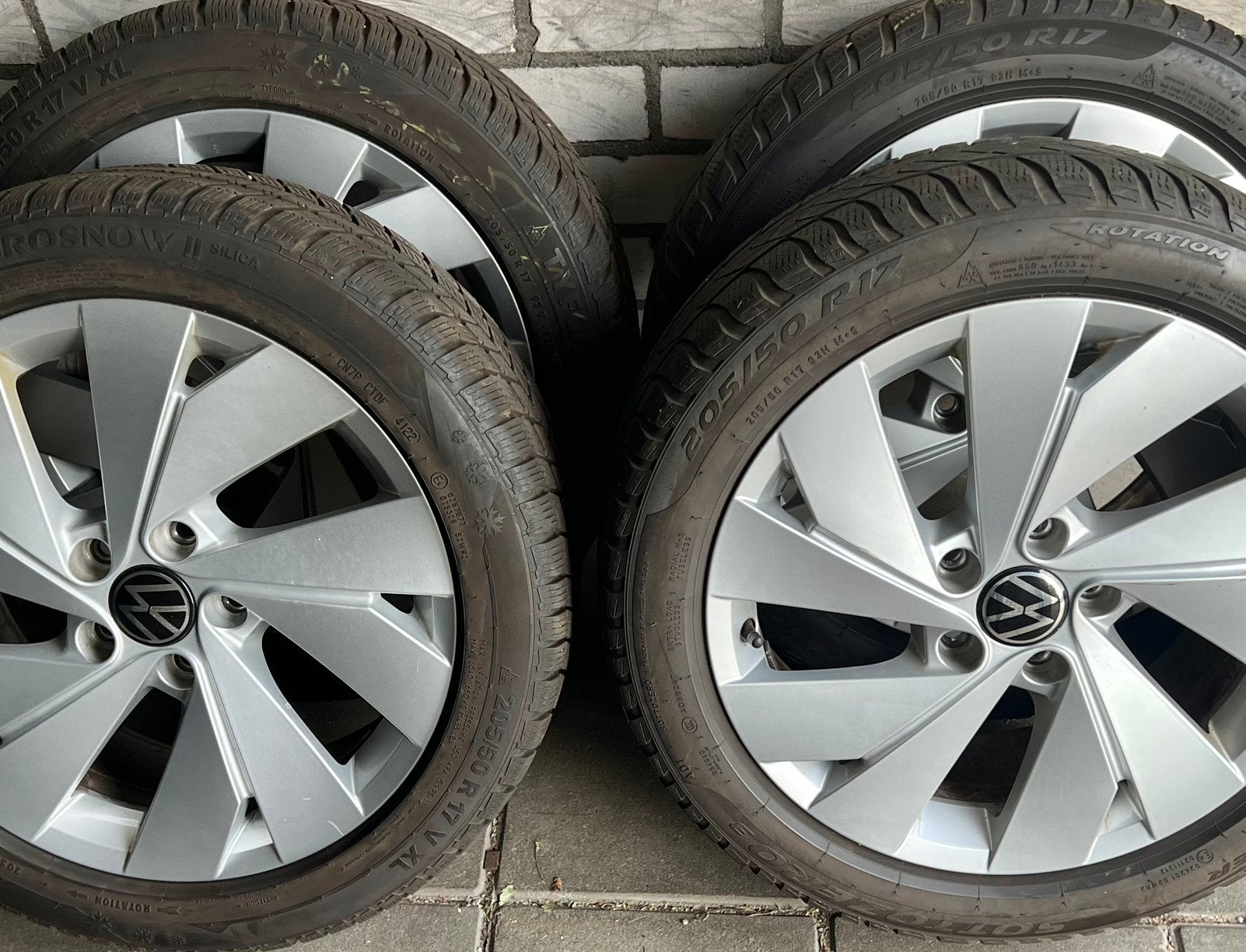 Tekoop origineel 17inch vw velgen met winterbanden, Ophalen, 215 mm, Velg(en), 17 inch