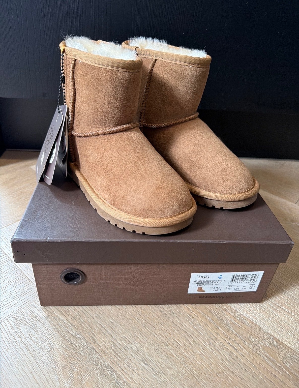 Nieuwe UGG Kids Classic Long Boots Chestnut Maat 33, Kinderen en Baby's, Ophalen of Verzenden, Nieuw, Jongen of Meisje, Laarzen