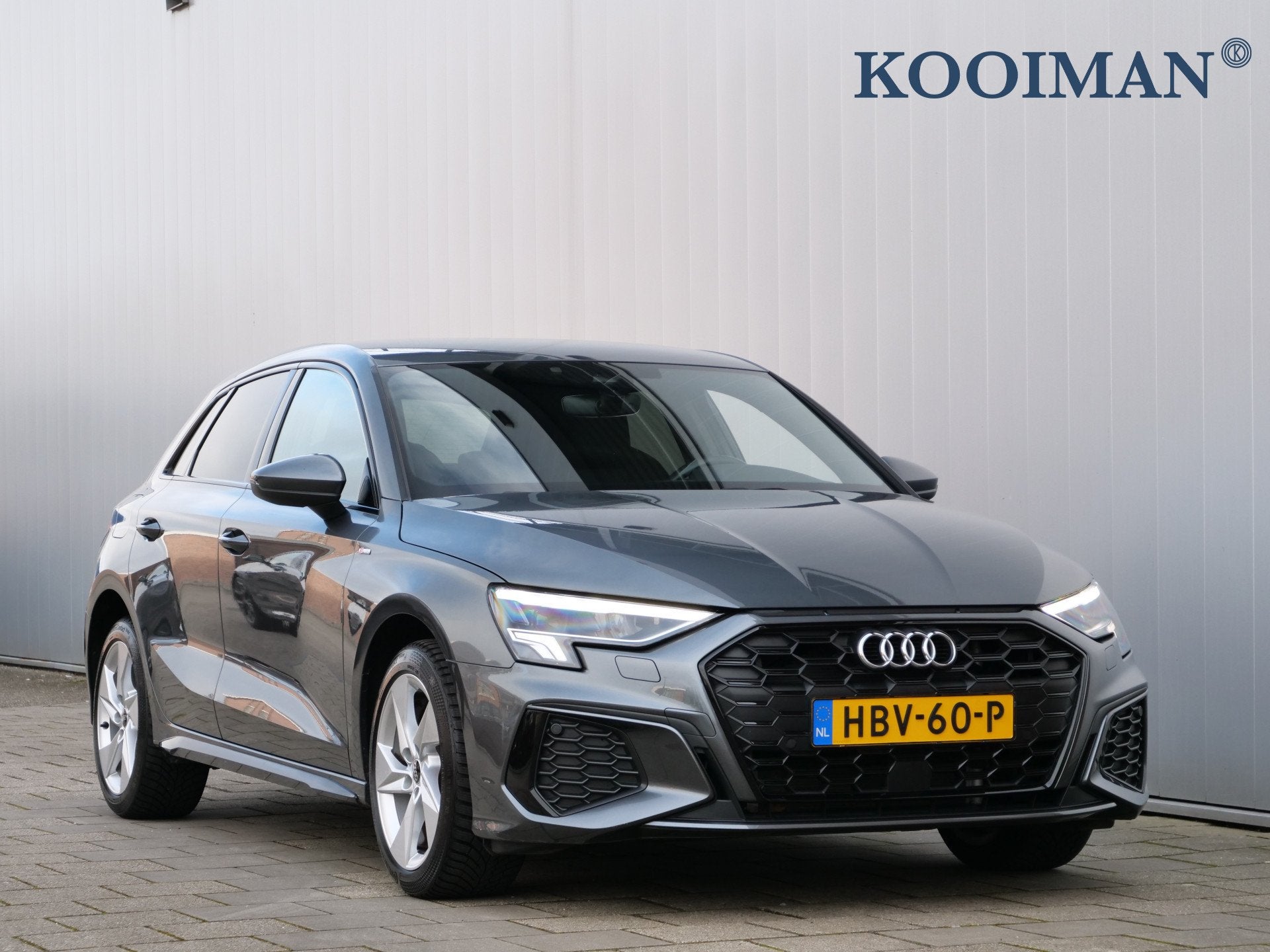Audi A3 Sportback 45 TFSI e S edition Competition 204 Pk Aut, Stof, Gebruikt, 4 cilinders, Plug-in hybride
