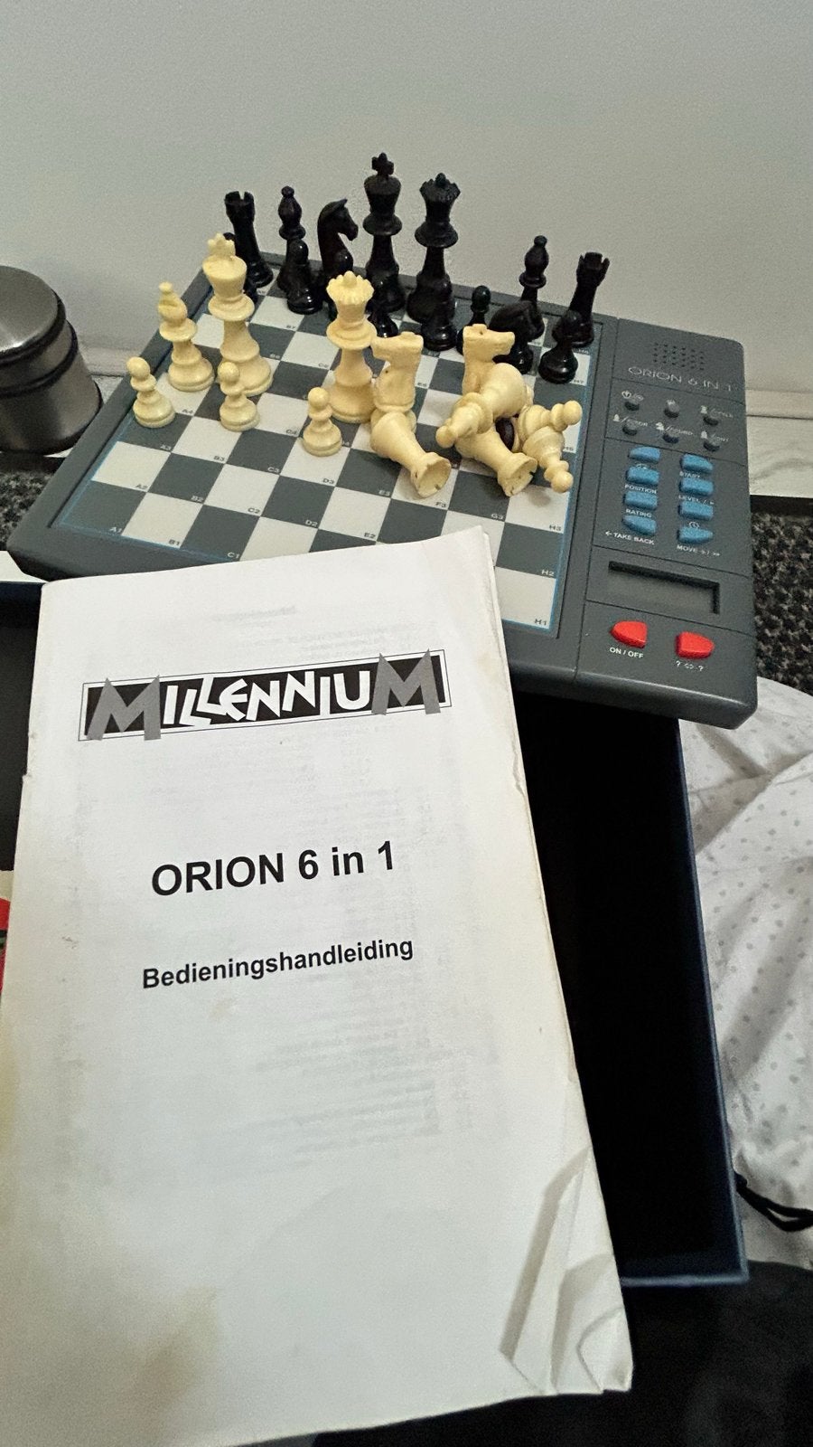 Millennium Orion 6 in 1 Schaakcomputer, Een of twee spelers, Ophalen of Verzenden, Gebruikt