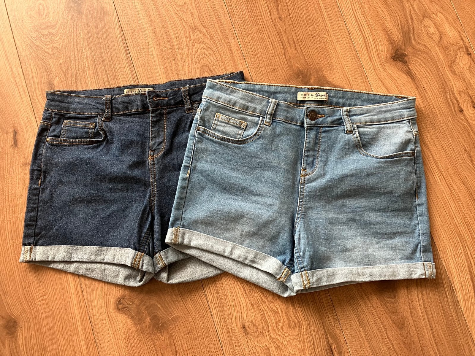 Twee jeans shortjes/korte broekjes, maat 38, Maat 38/40 (M), Kort, Blauw, Ophalen of Verzenden