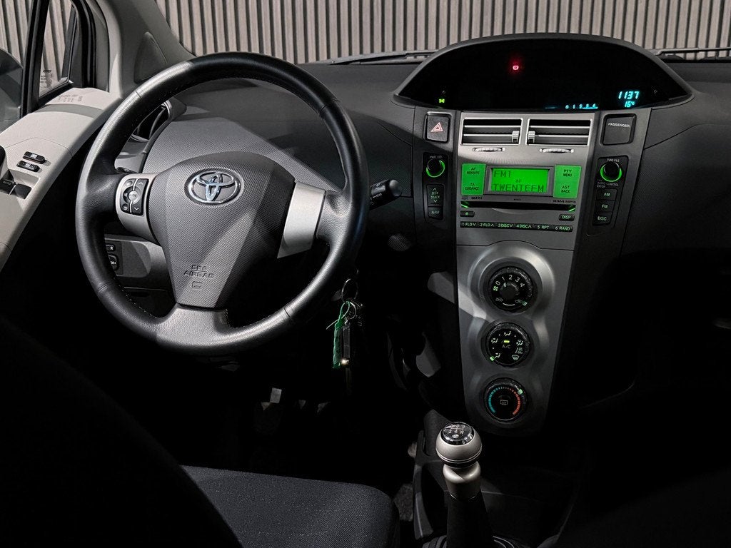 Toyota Yaris 1.3 VVTi Sol | Airco | 5.drs |, Auto's, Toyota, Voorwielaandrijving, Stof, Zwart, 4 cilinders