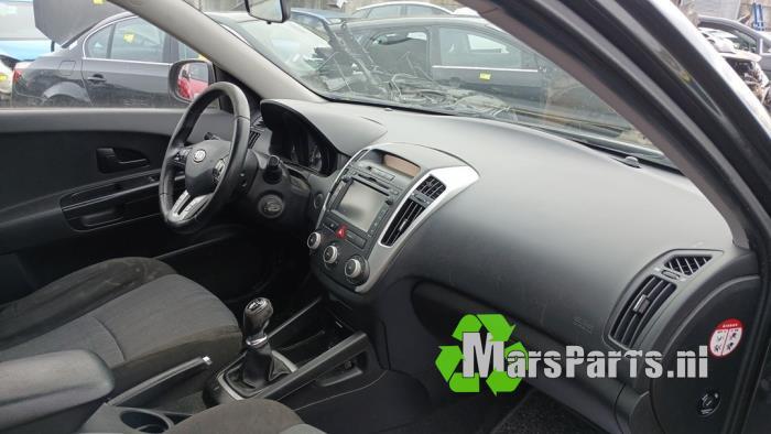 Dashboardkastje van een Kia Ceed, Auto-onderdelen, Dashboard en Schakelaars, Kia, Gebruikt, 3 maanden garantie, Ophalen of Verzenden