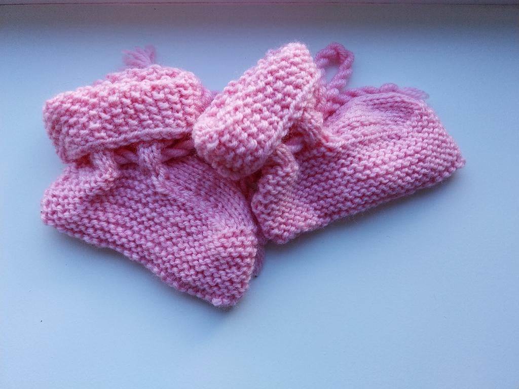 Roze gebreide babyslofjes NIEUW, Ophalen of Verzenden, Nieuw, Meisje, Slofjes