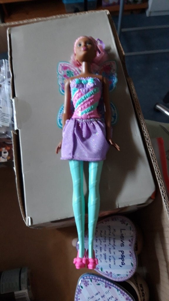 Barbie met plactic benen en vleugegels, Ophalen of Verzenden, Zo goed als nieuw, Barbie