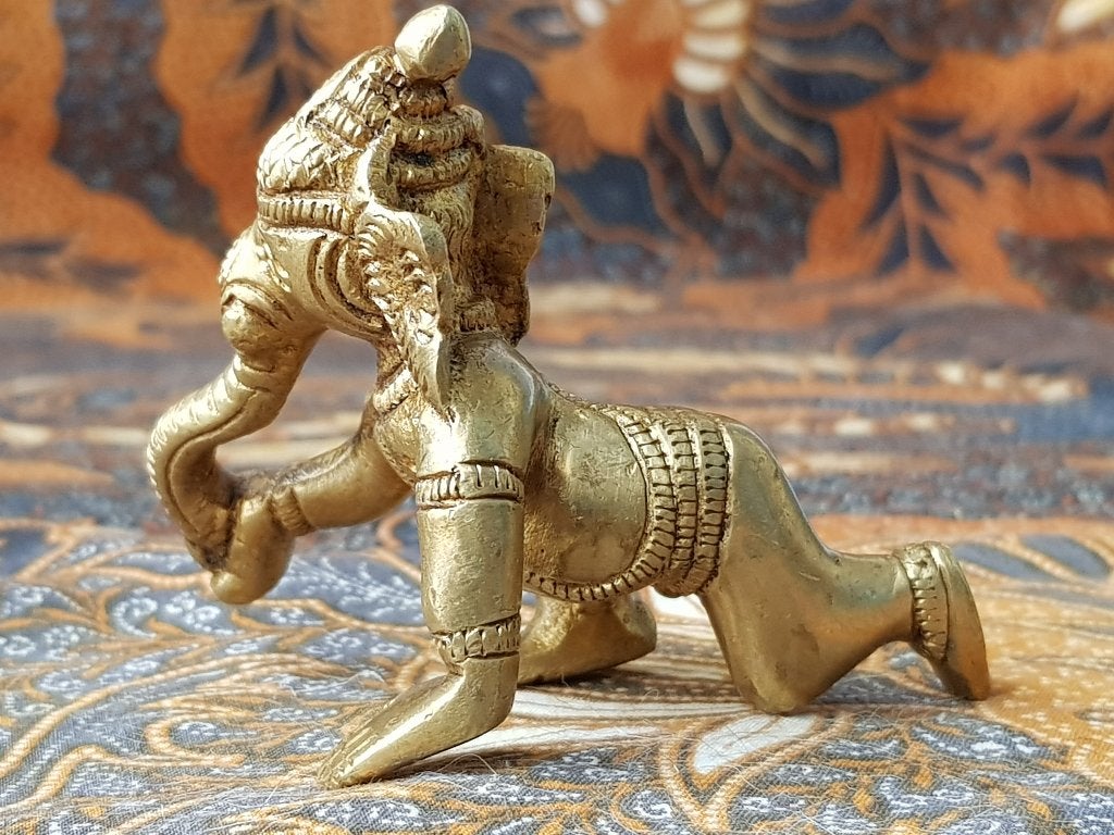Oud koper beeldje uit India van een jonge Ganesha 8 cm., Antiek en Kunst, Goud, India, Handgemaakt, Ophalen of Verzenden