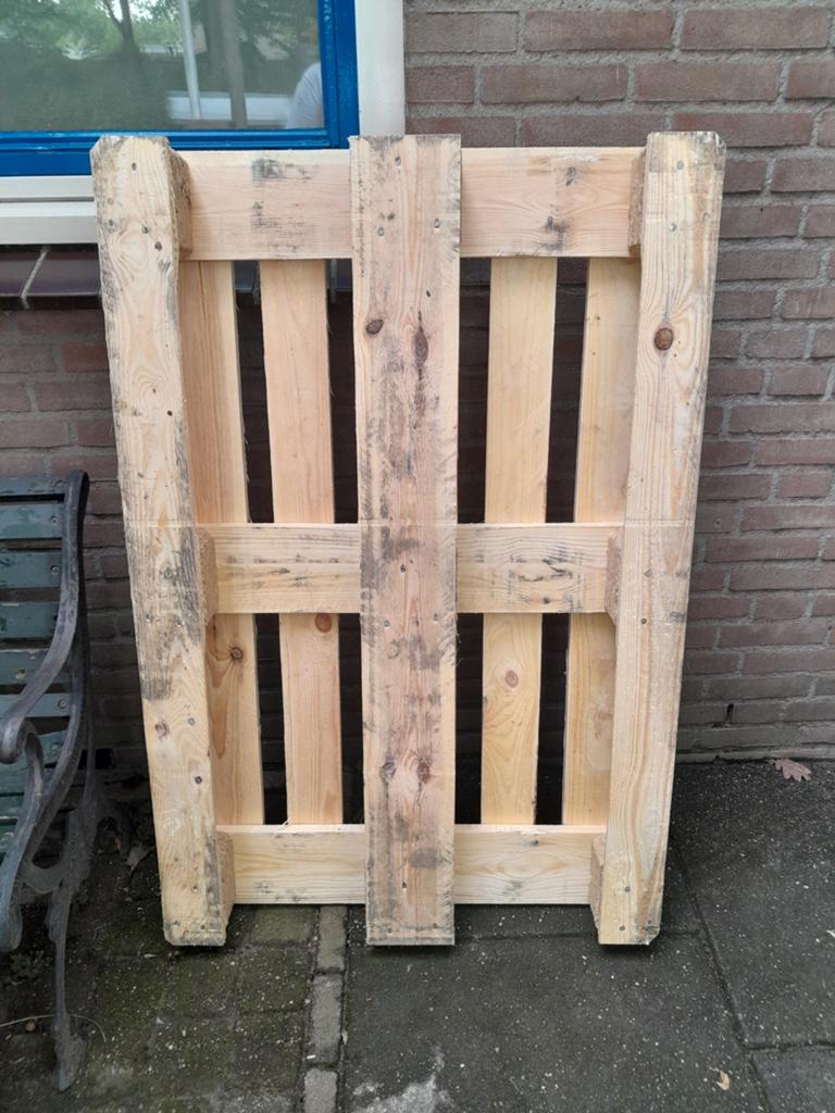Gratis afhalen: Drie gebruikte pallets, Doe-het-zelf en Verbouw, Platen en Panelen, Ophalen, Gebruikt, Hout