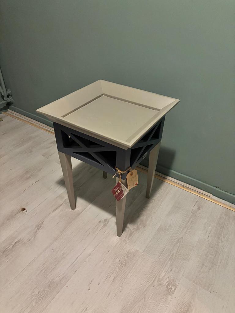 Klein bijzettafeltje, Ophalen, Minder dan 55 cm, Vierkant, Modern design.