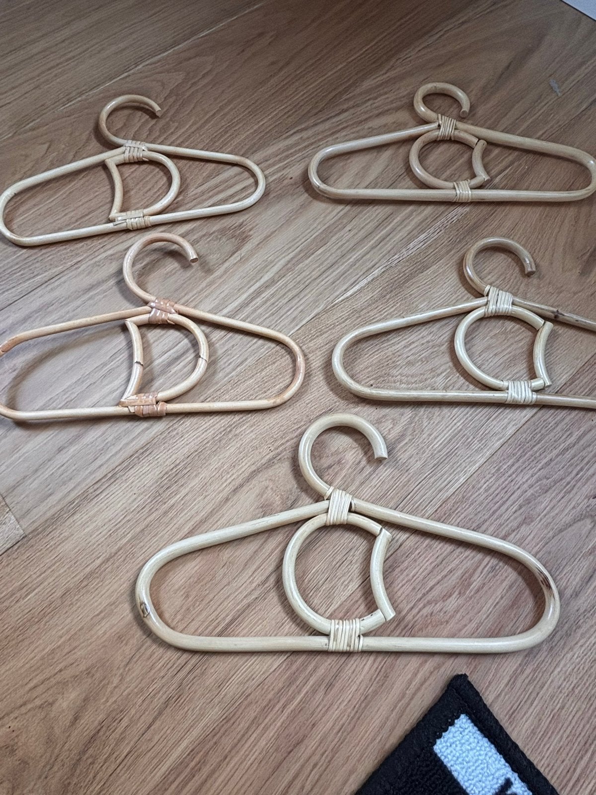 Set van 5 rotan kledinghangers voor kinderen, Ophalen of Verzenden, Gebruikt, Overige materialen, Kinderen
