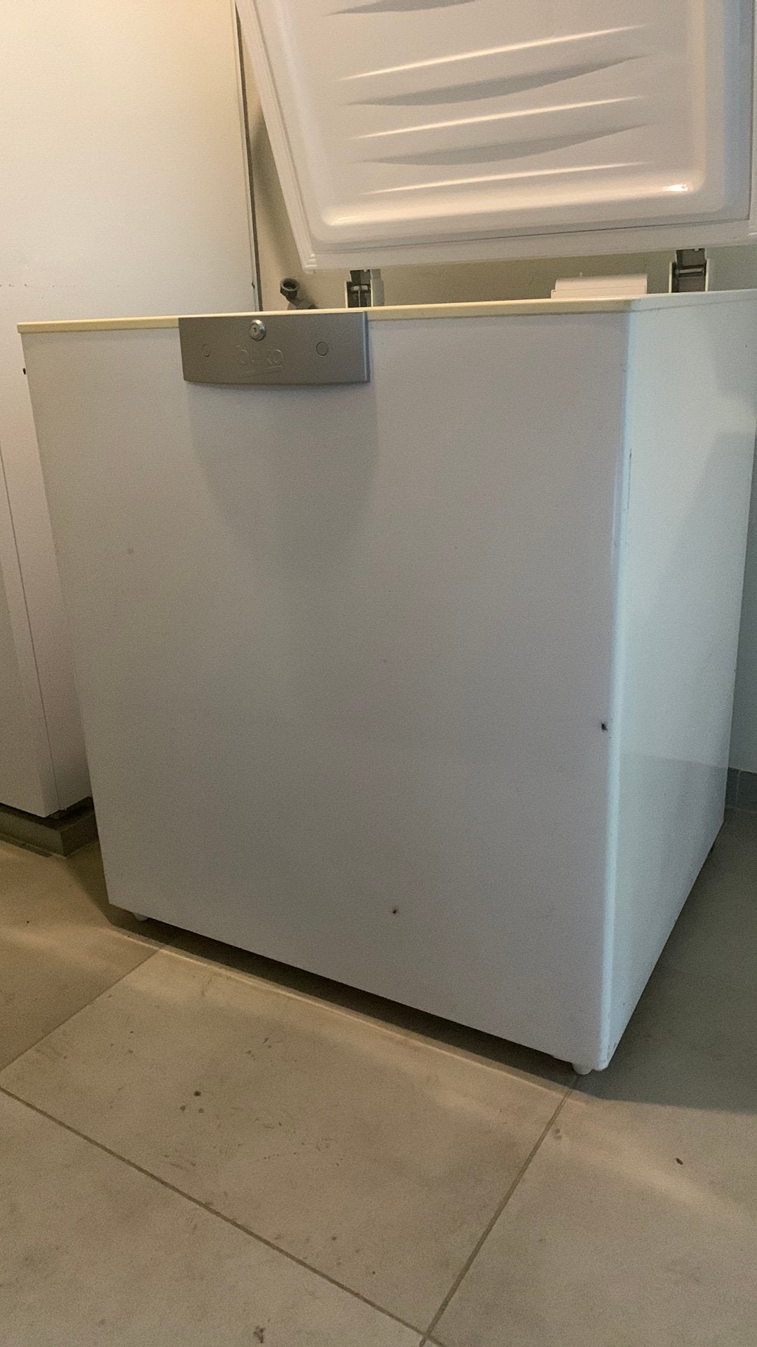 Diepvrieskist, Witgoed en Apparatuur, Vriezers en Diepvrieskisten, Ophalen, Zo goed als nieuw, 90 cm of meer