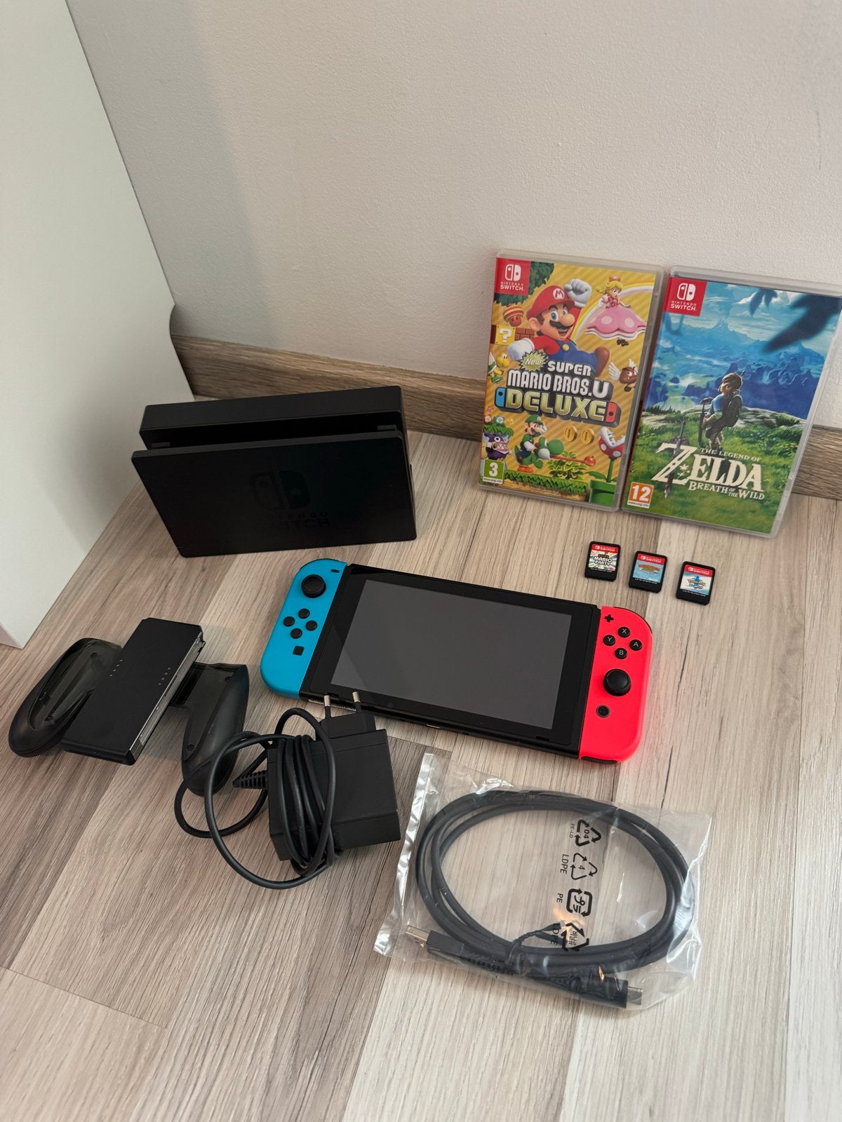 Nintendo Switch met 5 spellen en accessoires, Met 2 controllers, Ophalen of Verzenden, Switch Original, Gebruikt