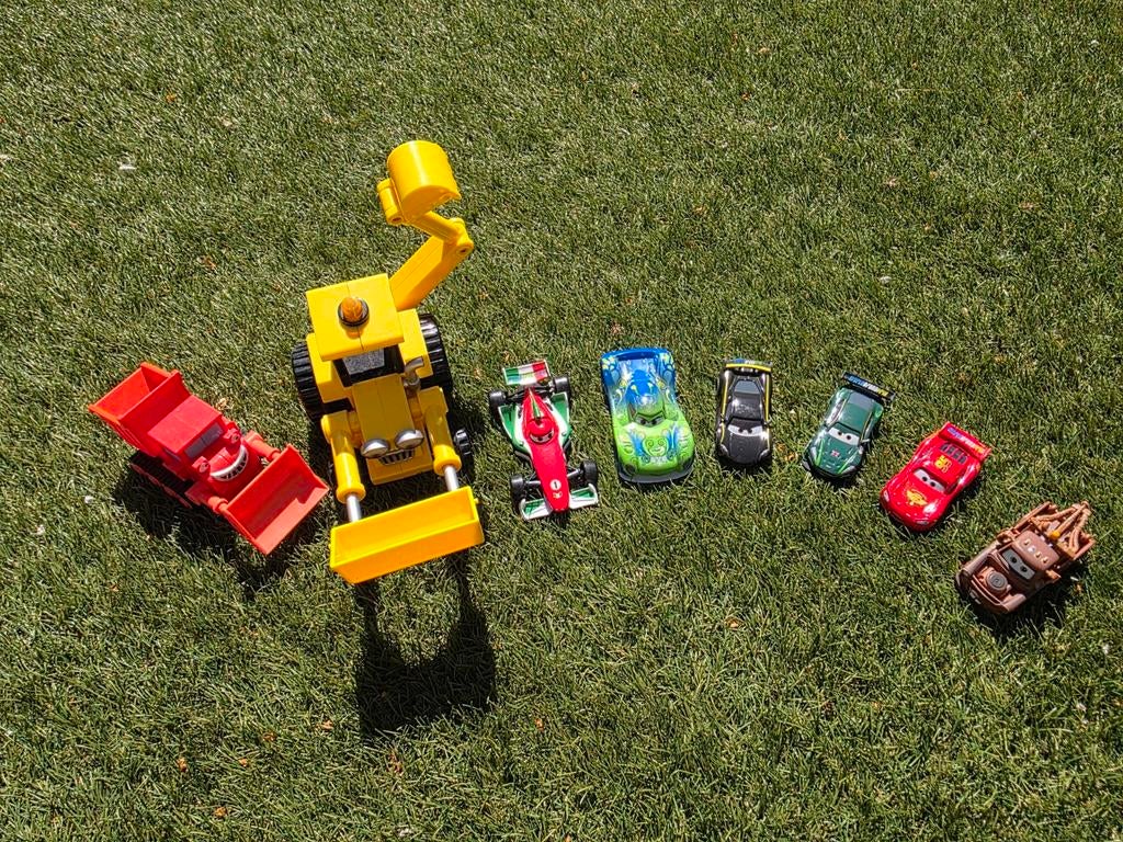 Cars speelgoed; Graafmachine, kiepwagen en raceauto's, Kinderen en Baby's, Speelgoed | Speelgoedvoertuigen, Ophalen, Gebruikt