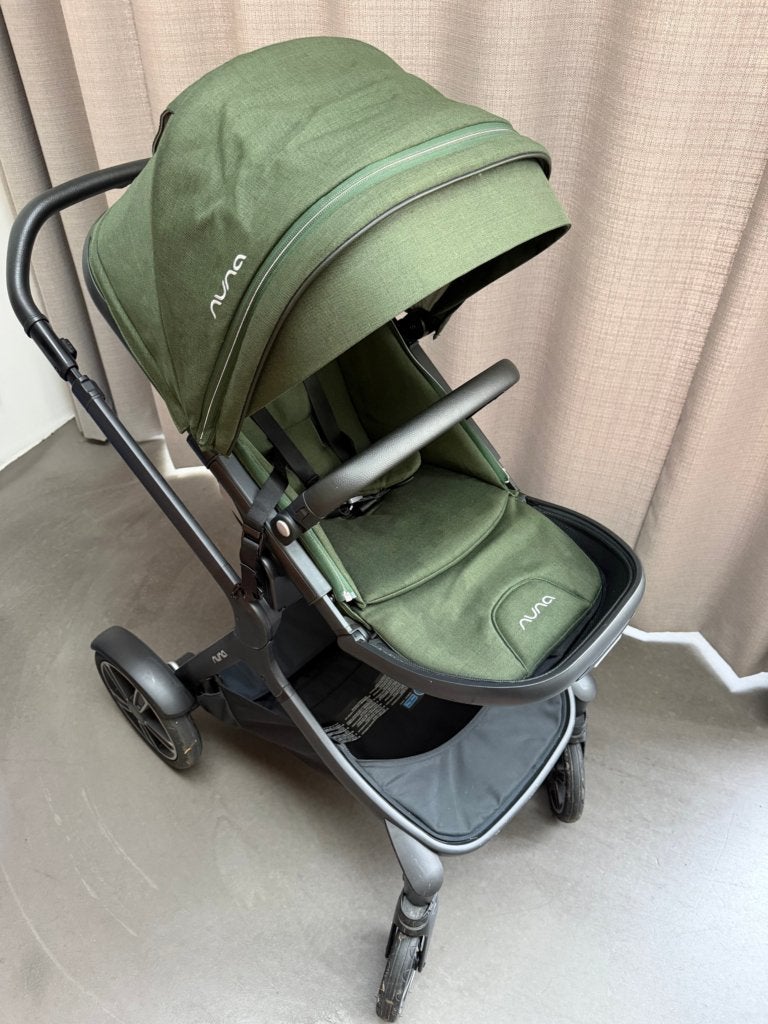 Nuna Demi Grow Evergreen met reiswieg en accessoires, Zo goed als nieuw, Combiwagen, Verstelbare duwstang, Ophalen